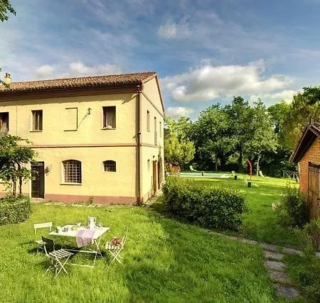 Luce Tra I Faggi Montemaggiore al Metauro